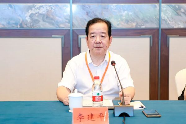 北京老舍茶馆有限公司董事长尹智君应邀参加中国茶叶学会茶艺专业委员会、湖州陆羽茶文化研究会联合在浙江省湖州市主办茶文化研究学术沙龙