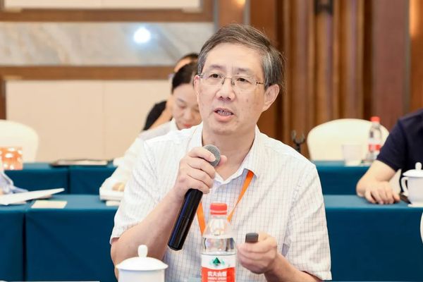 北京老舍茶馆有限公司董事长尹智君应邀参加中国茶叶学会茶艺专业委员会、湖州陆羽茶文化研究会联合在浙江省湖州市主办茶文化研究学术沙龙