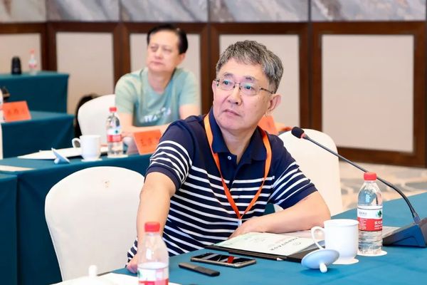 北京老舍茶馆有限公司董事长尹智君应邀参加中国茶叶学会茶艺专业委员会、湖州陆羽茶文化研究会联合在浙江省湖州市主办茶文化研究学术沙龙