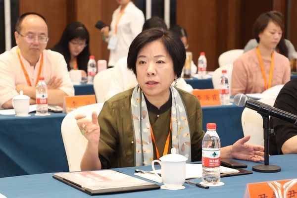 北京老舍茶馆有限公司董事长尹智君应邀参加中国茶叶学会茶艺专业委员会、湖州陆羽茶文化研究会联合在浙江省湖州市主办茶文化研究学术沙龙